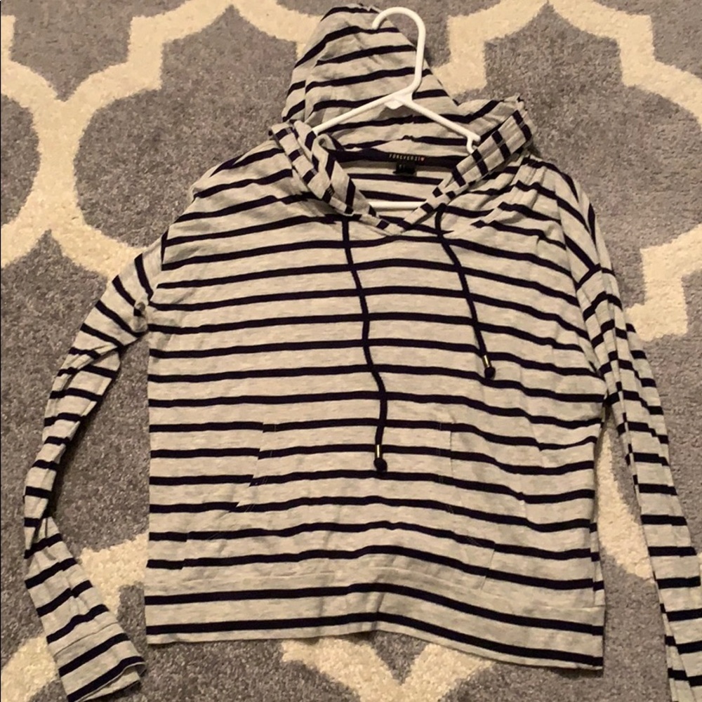 Lightweight long sleeved hooded shirt